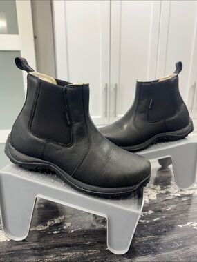 Baffin Telluride Women’s Waterproof Winter Boots Size 8 | Black Chelsea Style